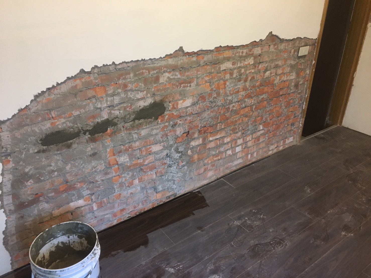 室外牆壁壁癌處理