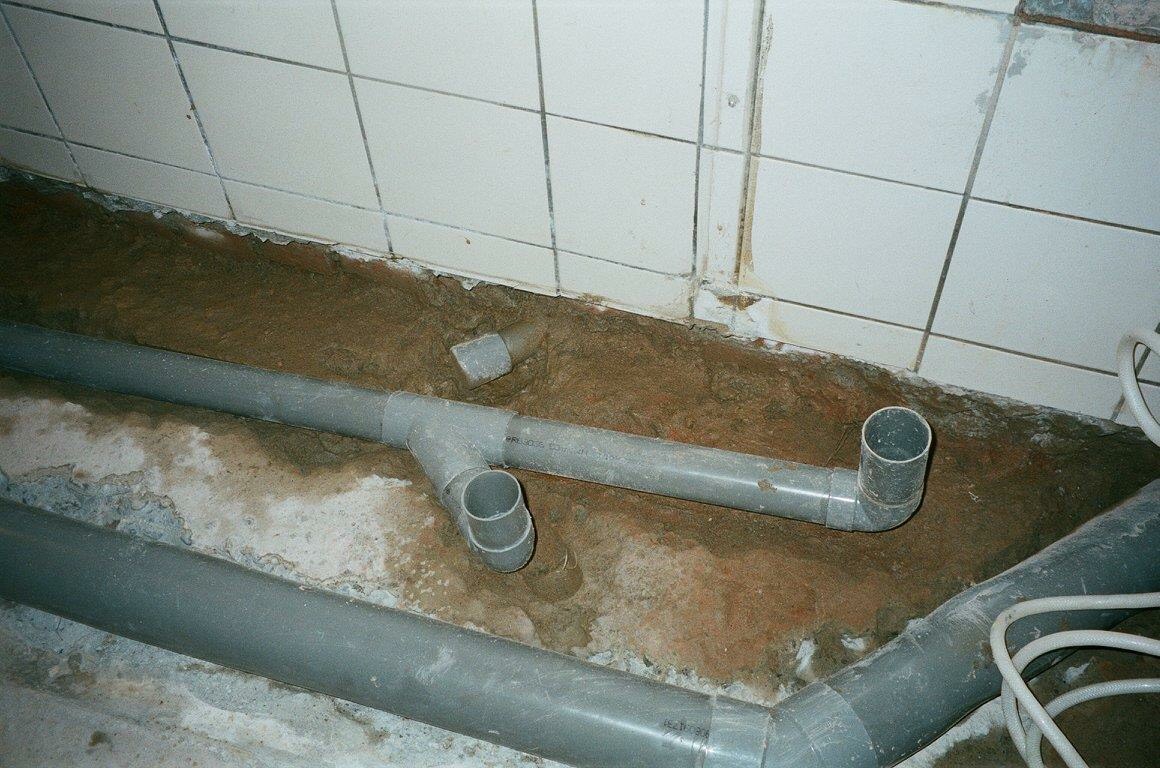 浴室地板排水管漏水