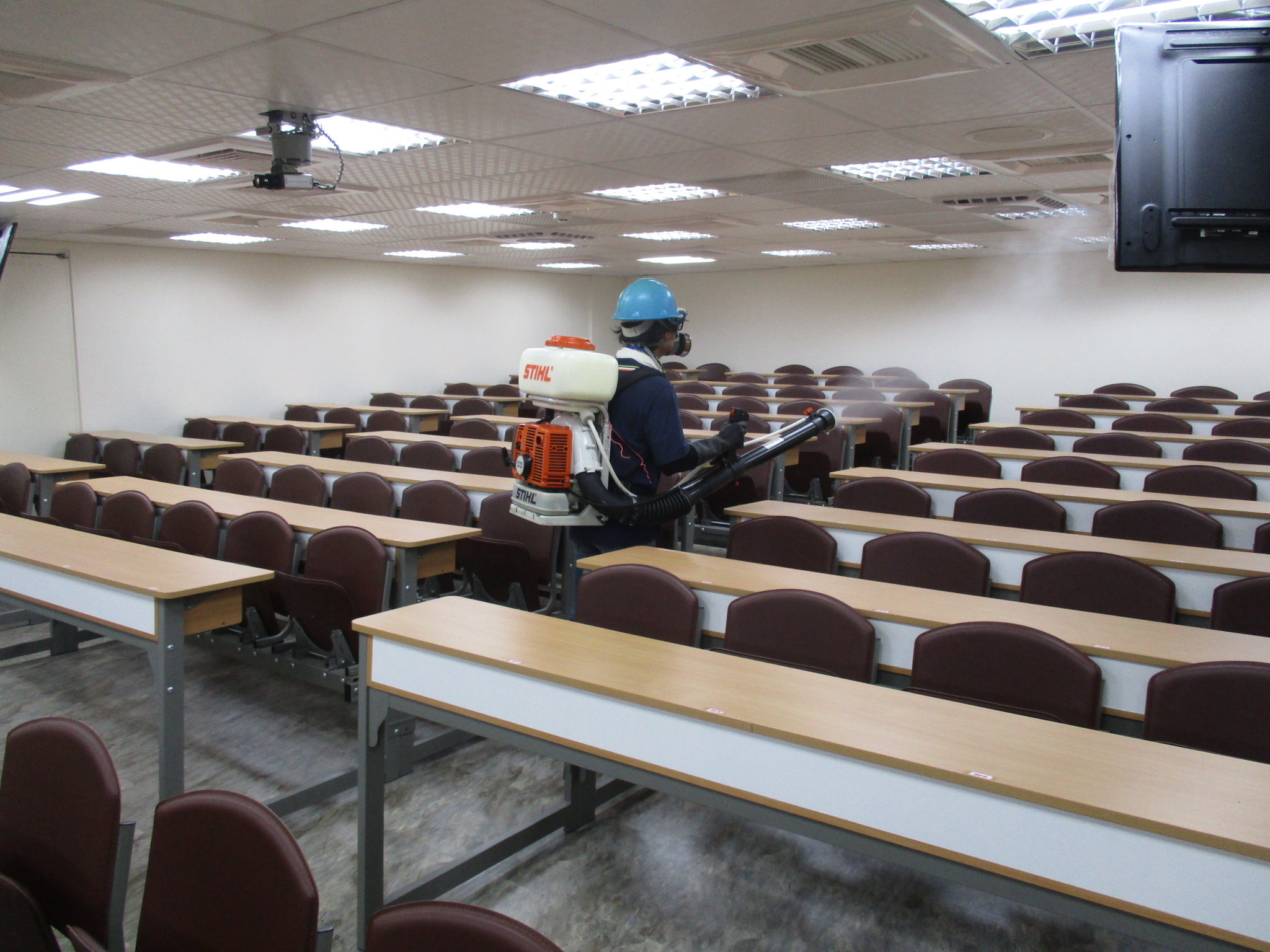 公司辦公會議室定期清潔消毒