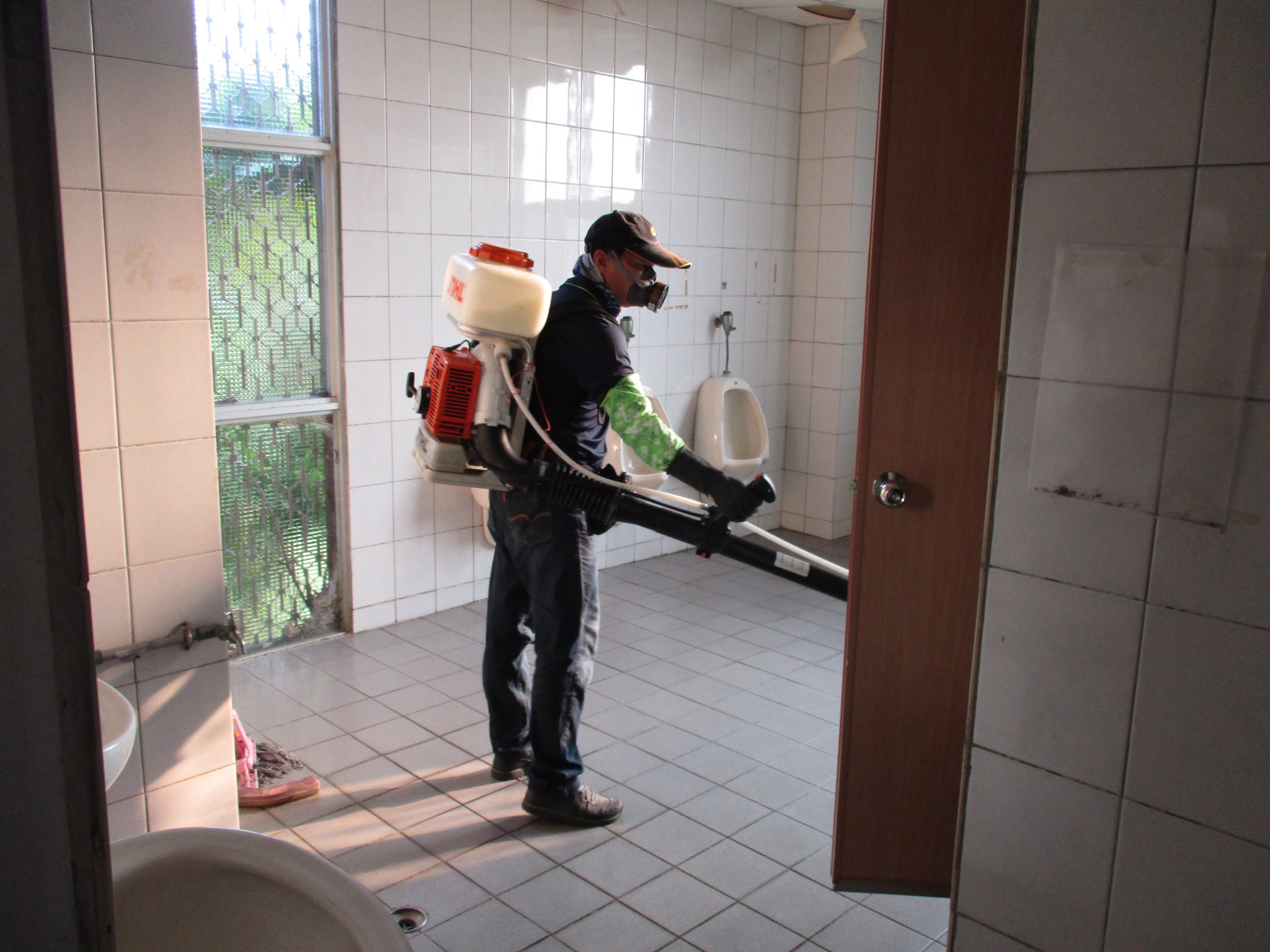 公共廁所消毒清潔