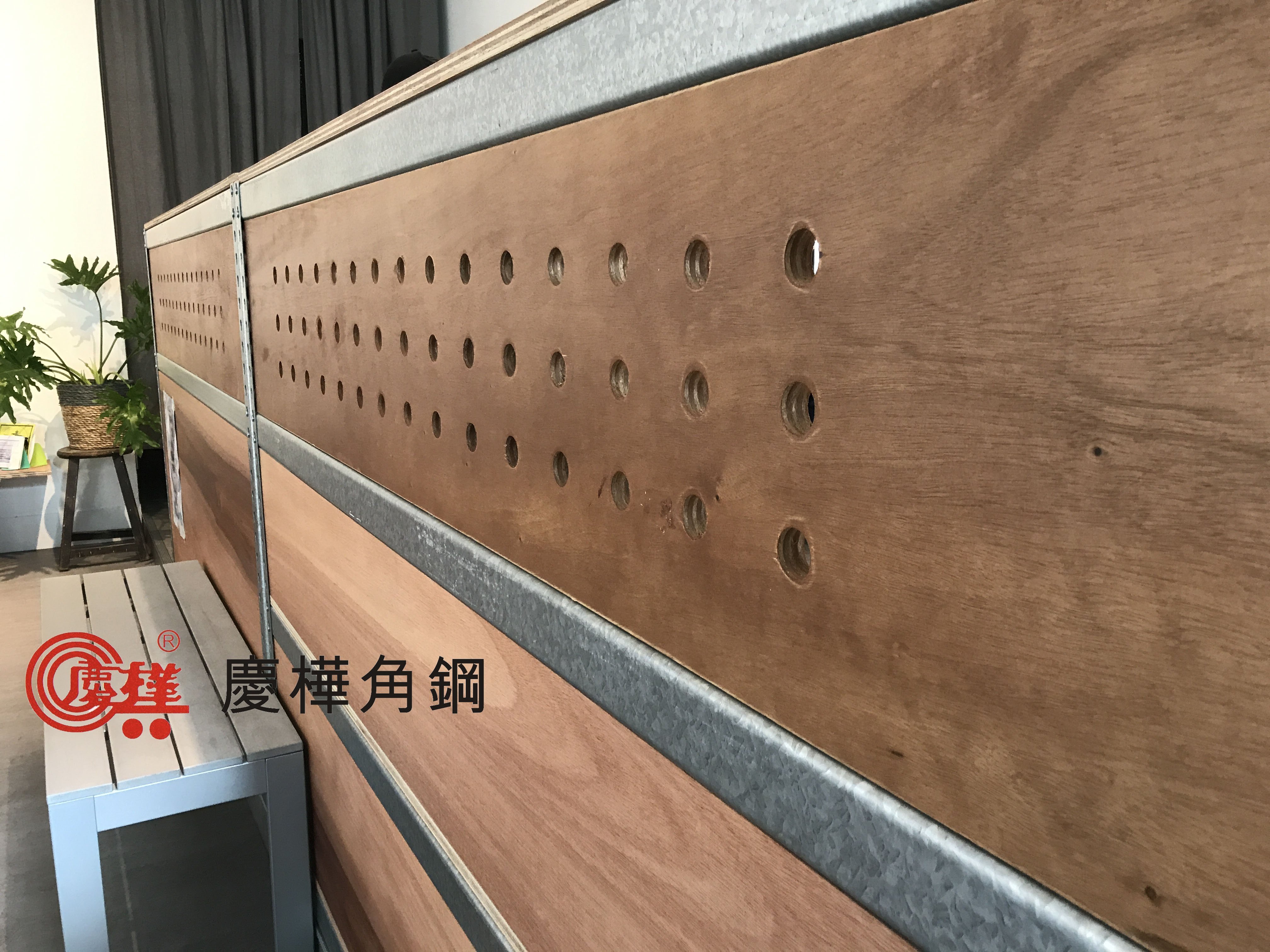 d1efc388-4af0-4aee-81f8-272ea82b559c