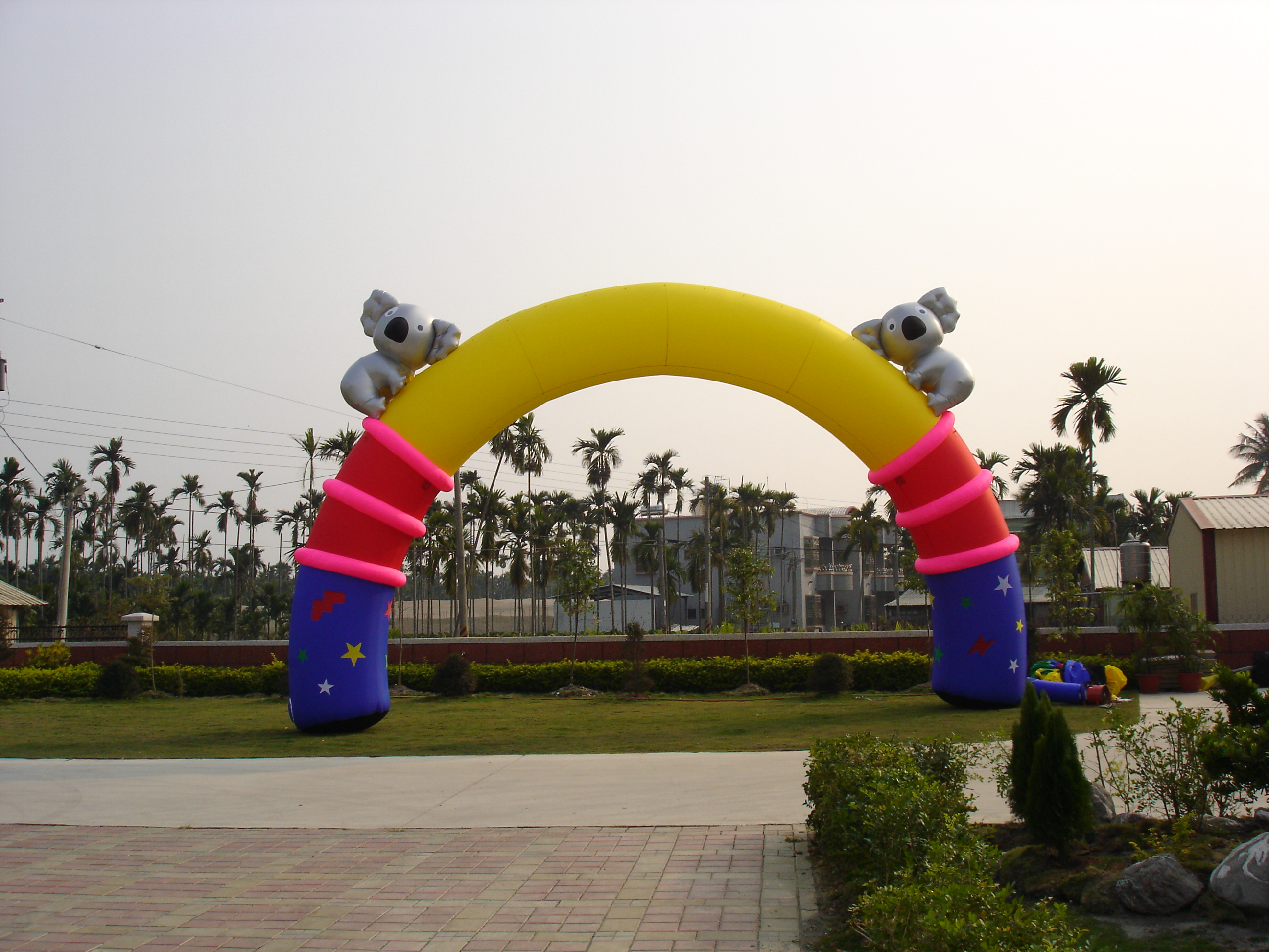 吉祥物拱門-無尾熊