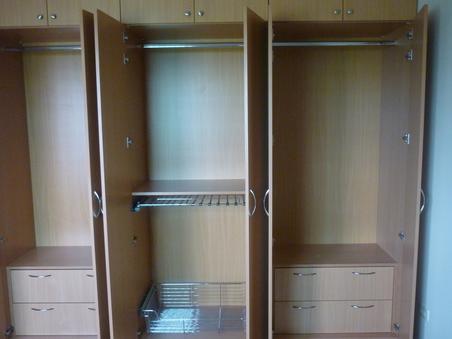 9尺實用對開門衣櫃