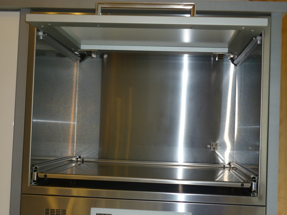 電器收納櫃內部