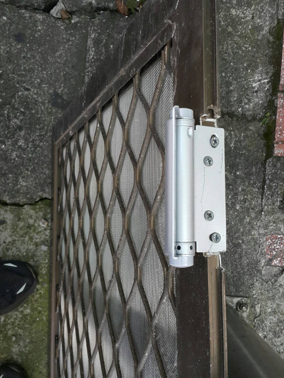 紗窗鉸鍊更換實例