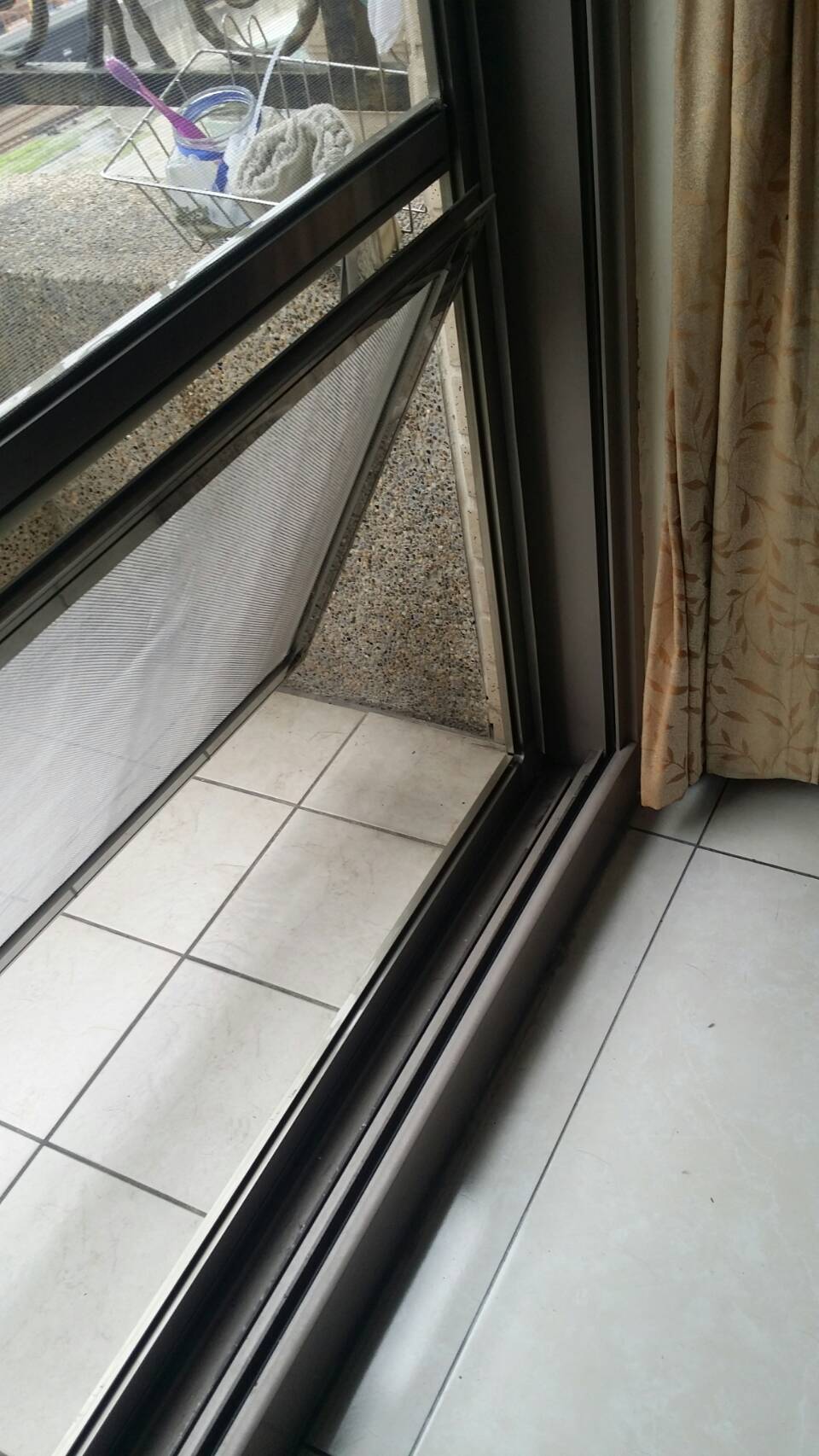 紗門改成寵物門