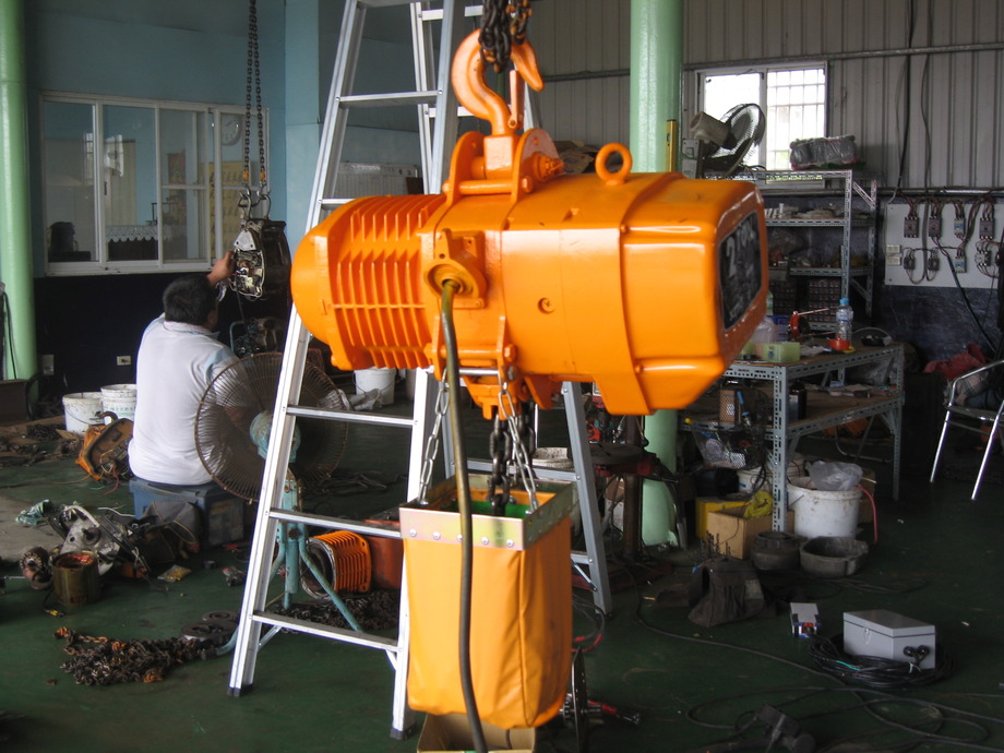 2噸電動鏈條吊車