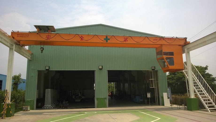 雙軌箱樑附駕駛室工程