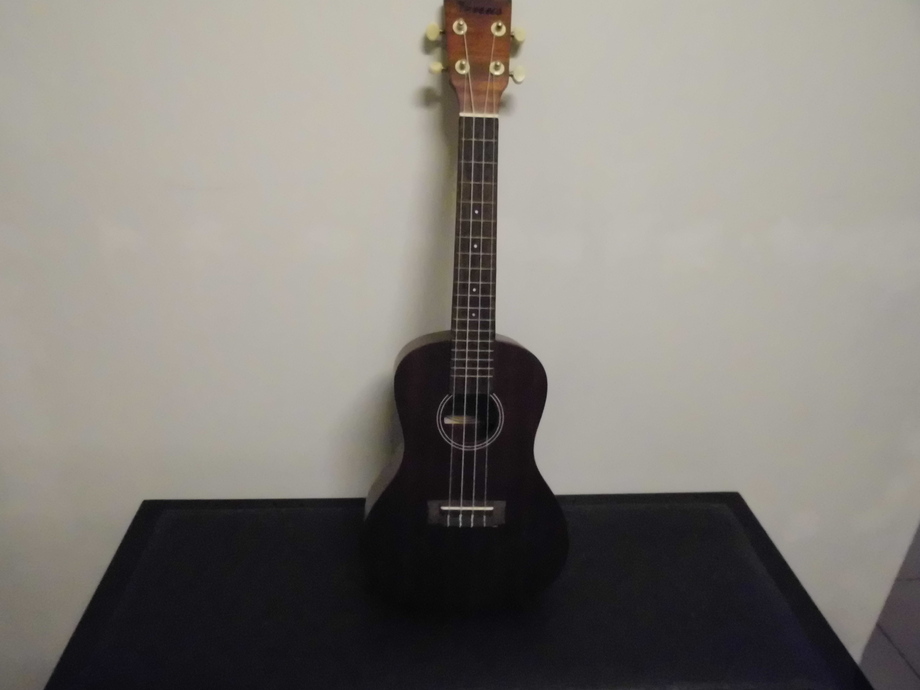 原木色烏克麗麗