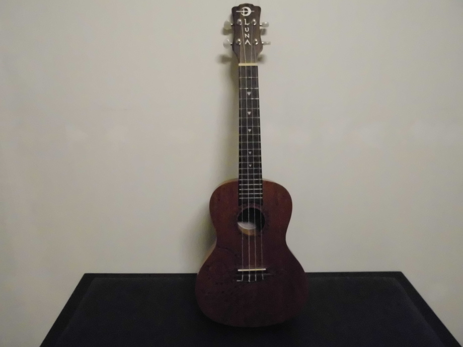 原木色烏克麗麗