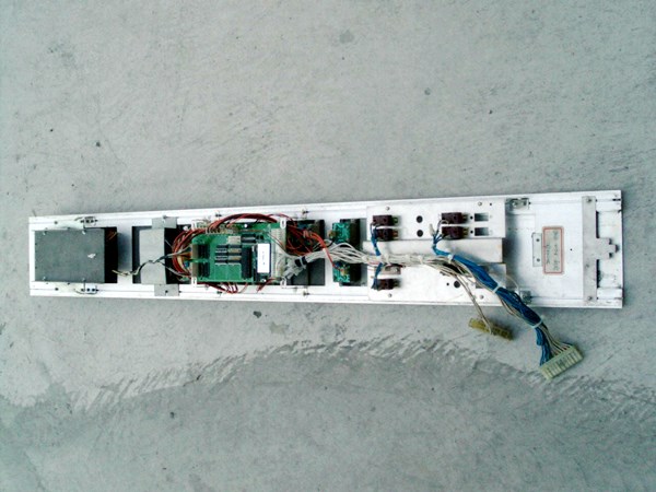 電梯控制系統更新-乘廂面板修改後