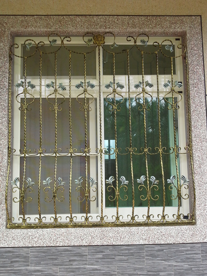 直立式鍛造防盜窗