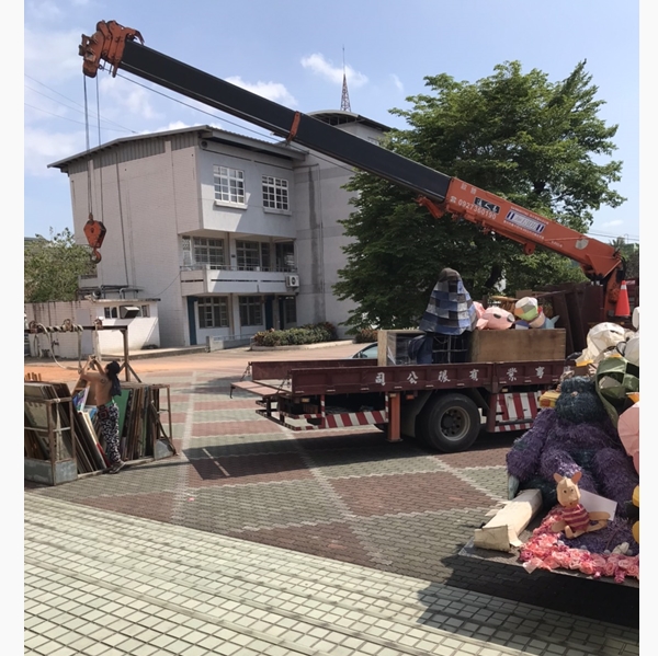 大型吊車搬運-七巧搬家-清空-精緻搬家-專業搬運