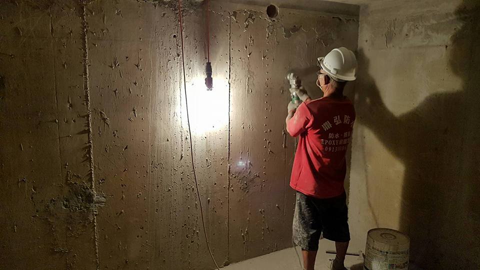 大發工業區耐酸池FRP玻璃纖維層工程施作