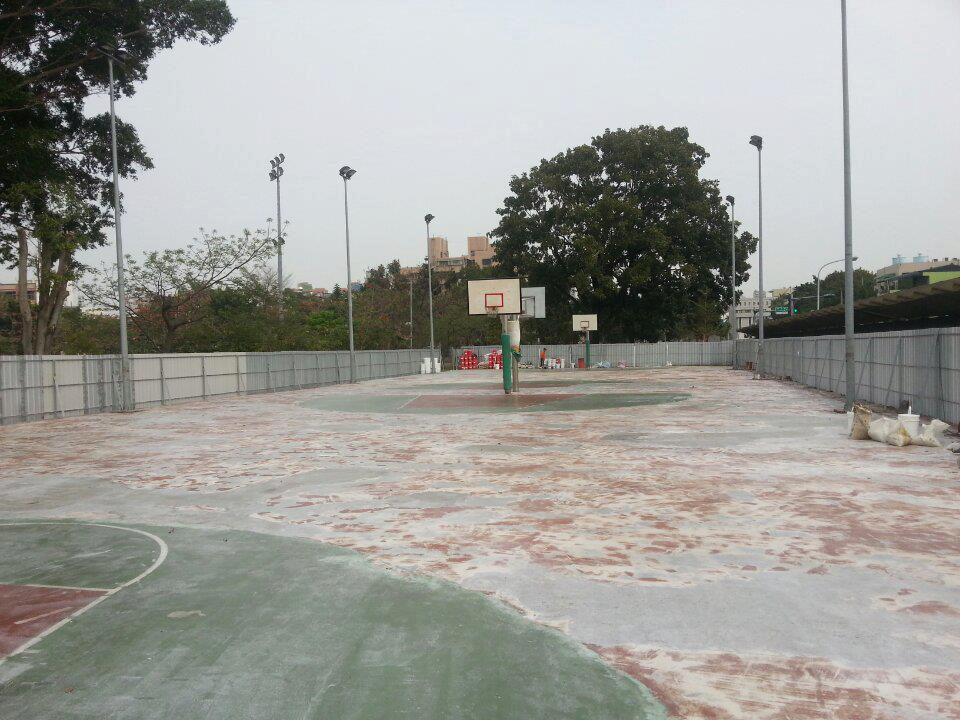 嘉義大學新×校區..壓克力球場重新整地施工