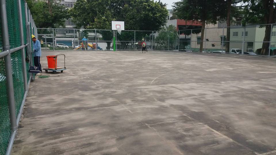 社區球場~壓克力球場施工
