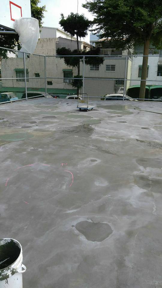 社區球場~壓克力球場施工