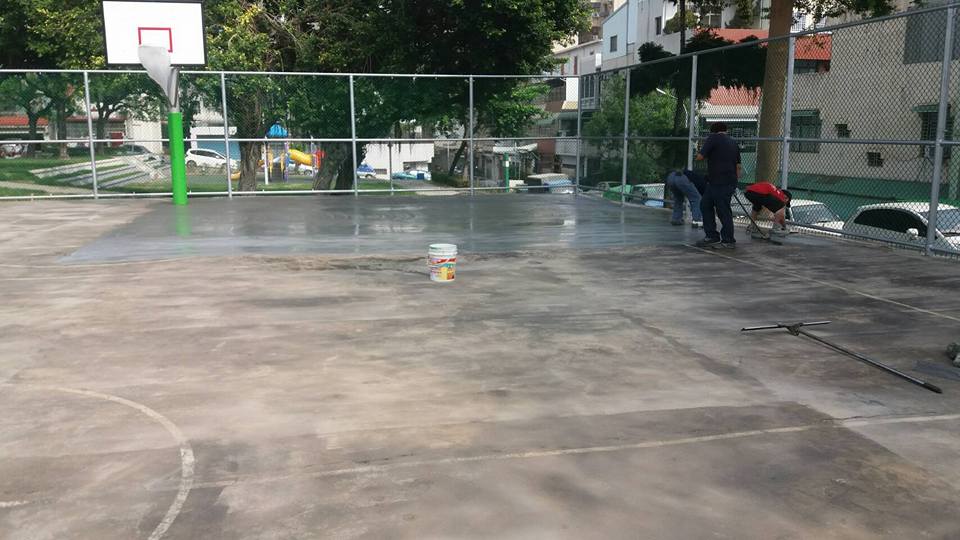 社區球場~壓克力球場施工