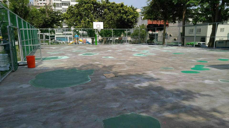 社區球場~壓克力球場施工