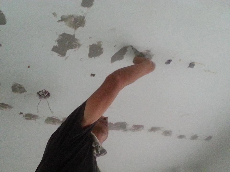 南科宿舍天花板實施高壓灌注