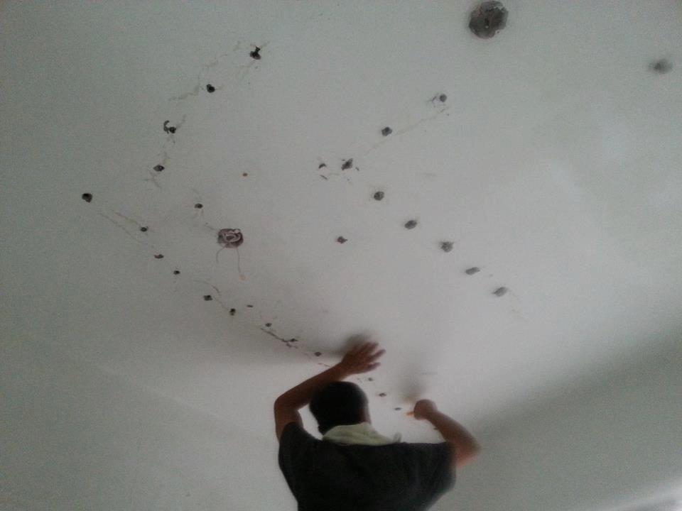 南科宿舍天花板實施高壓灌注