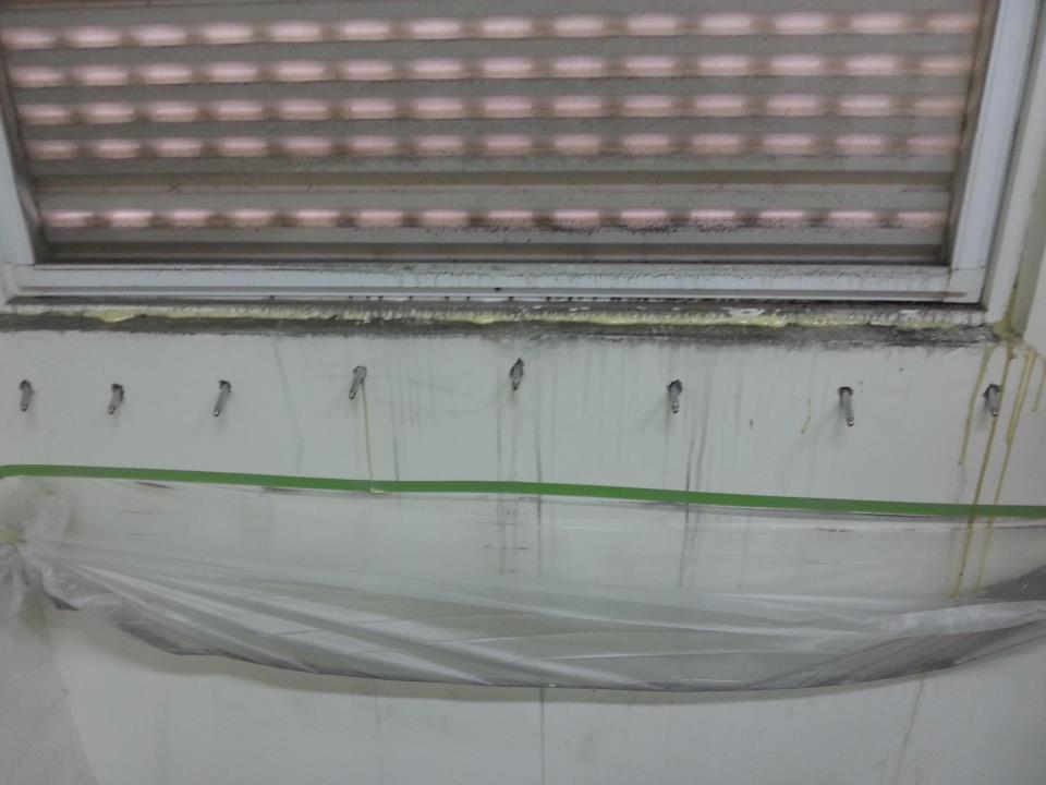 四樓電梯機房.窗框週邊施作高壓灌注止水防漏