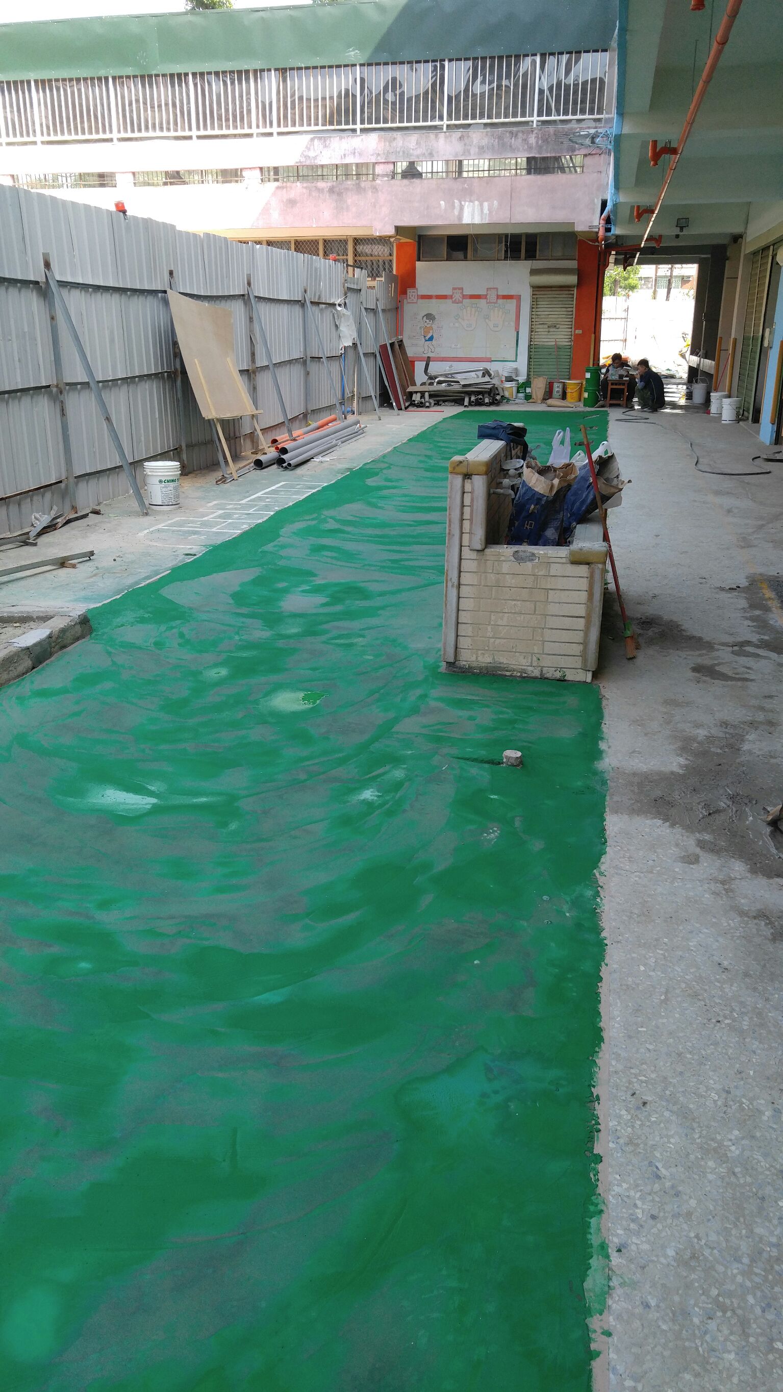 福×國小壓克力走廊