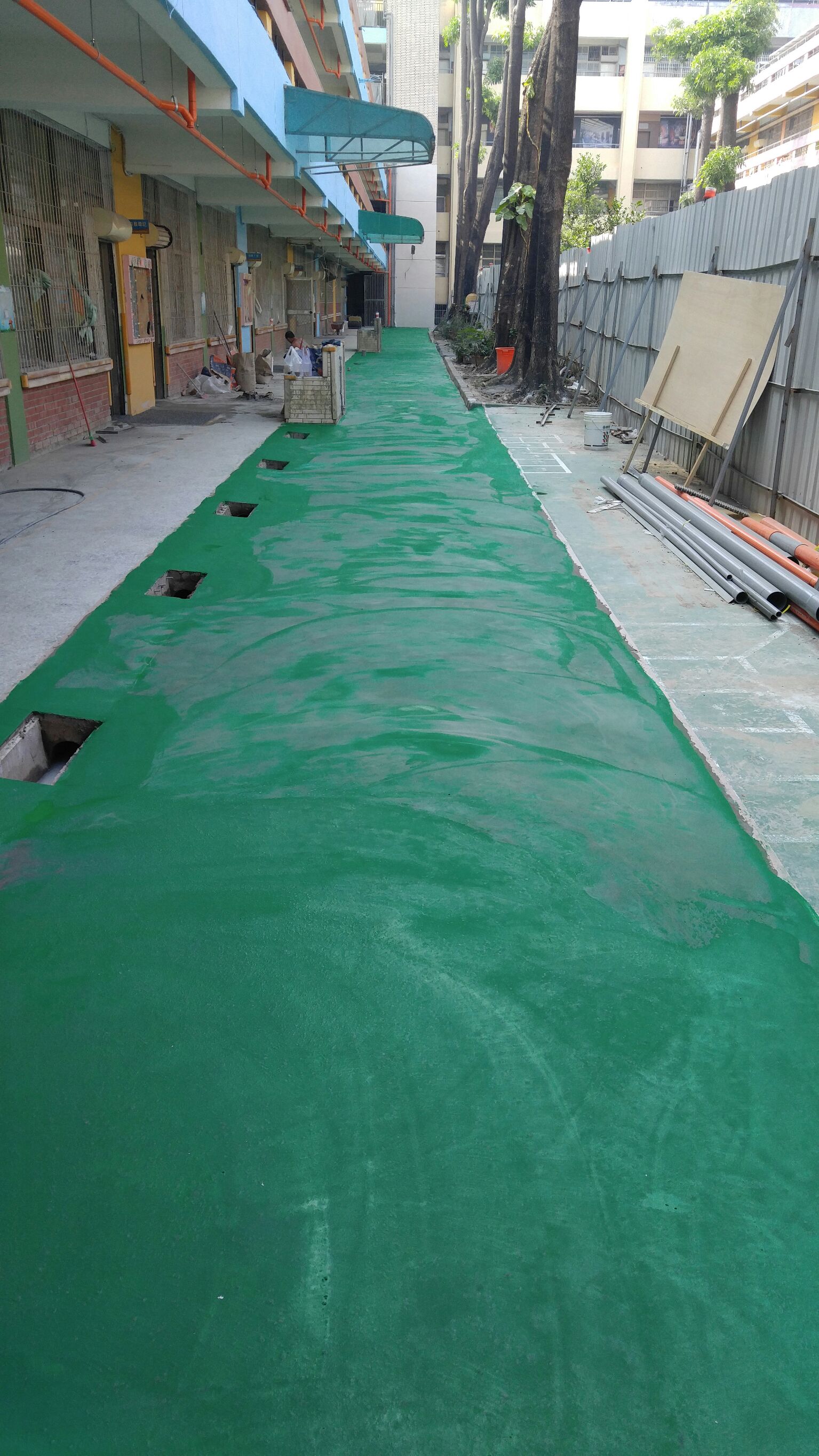 福×國小壓克力走廊