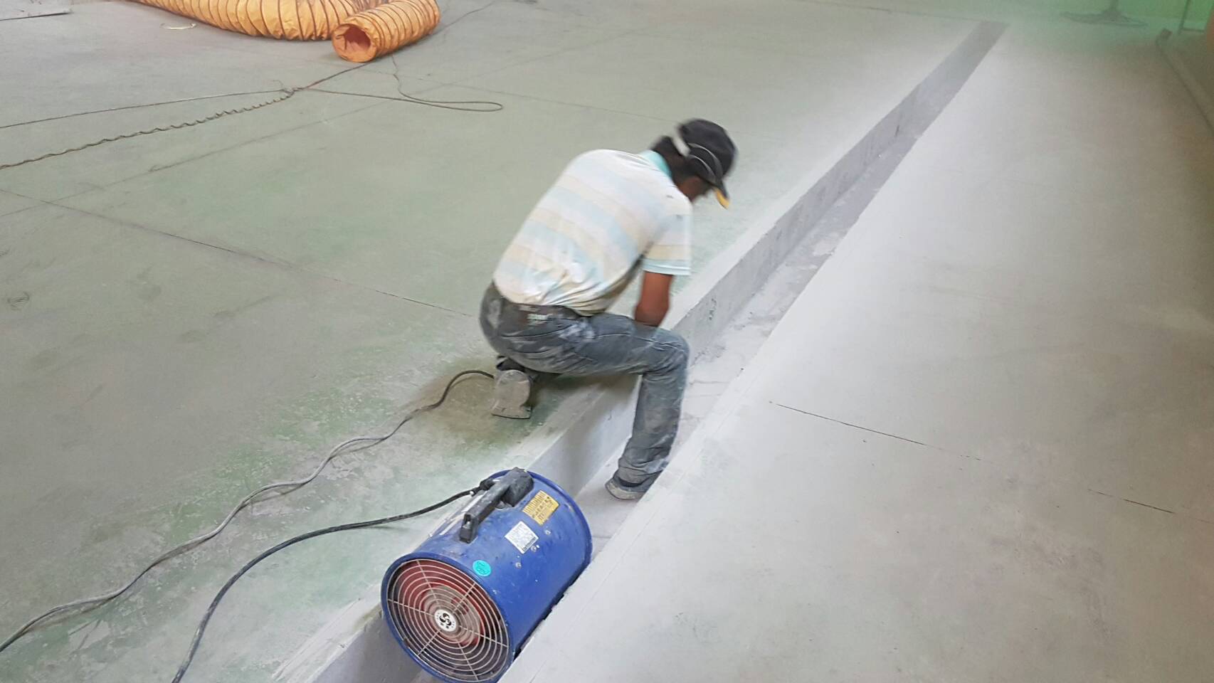 大發工業區耐酸池FRP玻璃纖維層工程施作