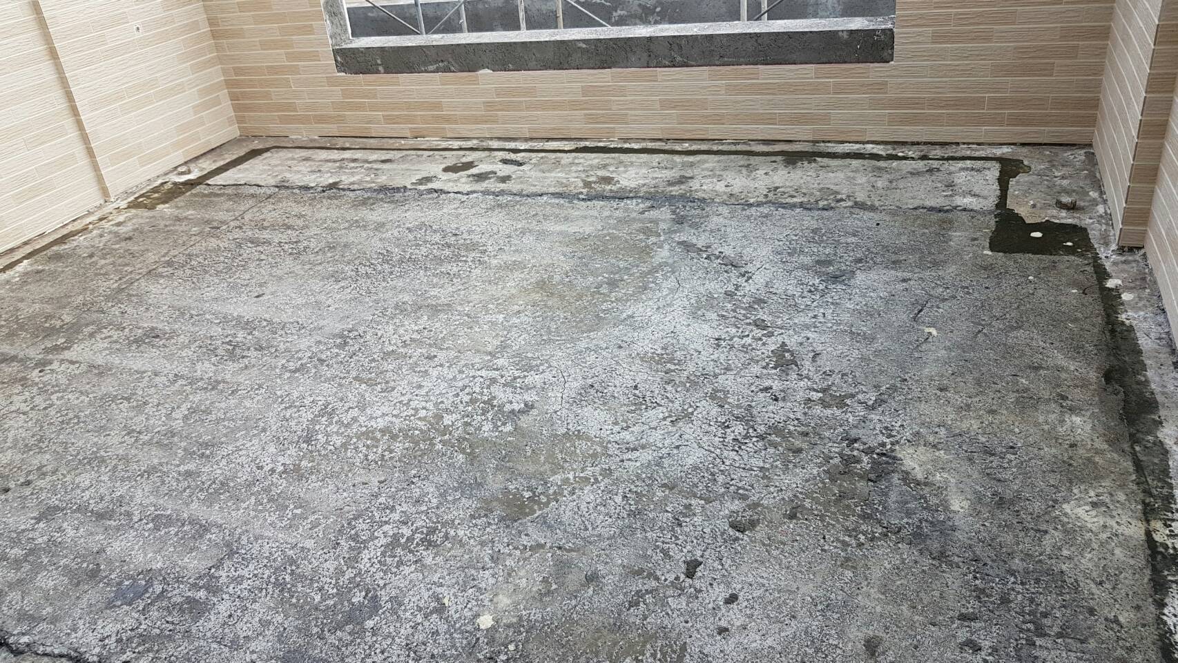 萬年二街一樓後陽台，水性環保彈泥防水工程施作(二樓pu防水施作)