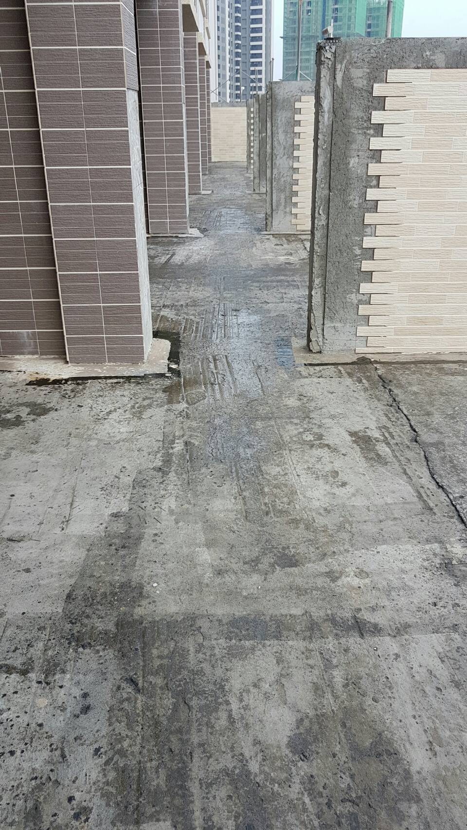 萬年二街一樓後陽台，水性環保彈泥防水工程施作(二樓pu防水施作)