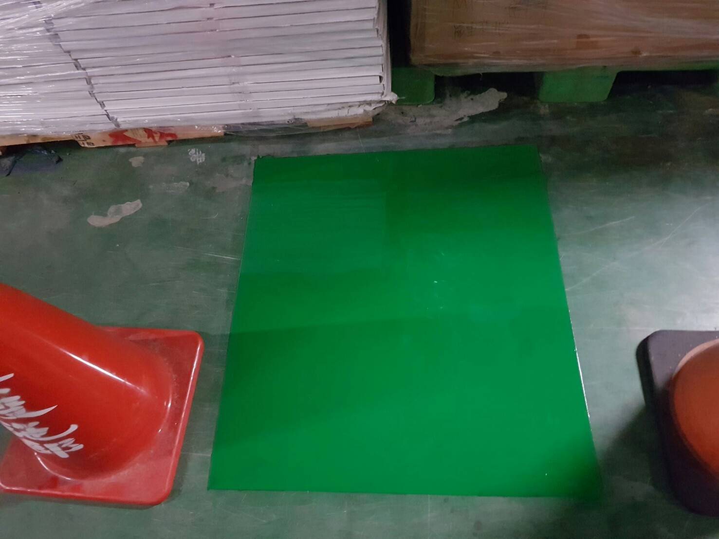 半導體一廠倉庫內施作EPOXY