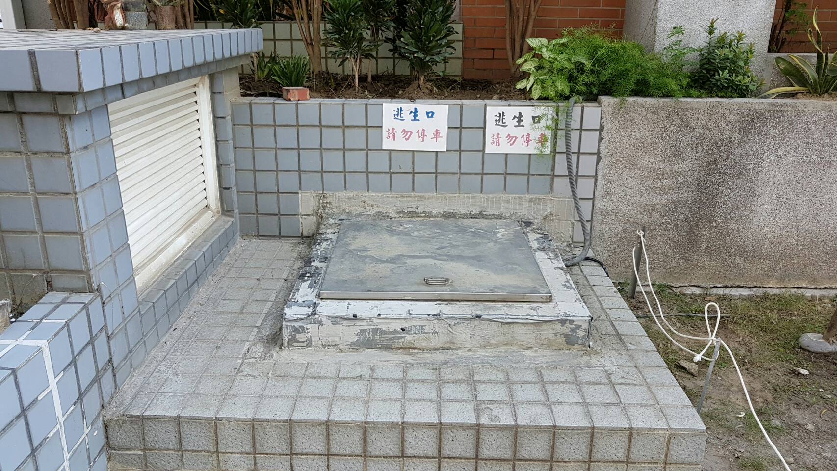 文化中心施作逃生梯