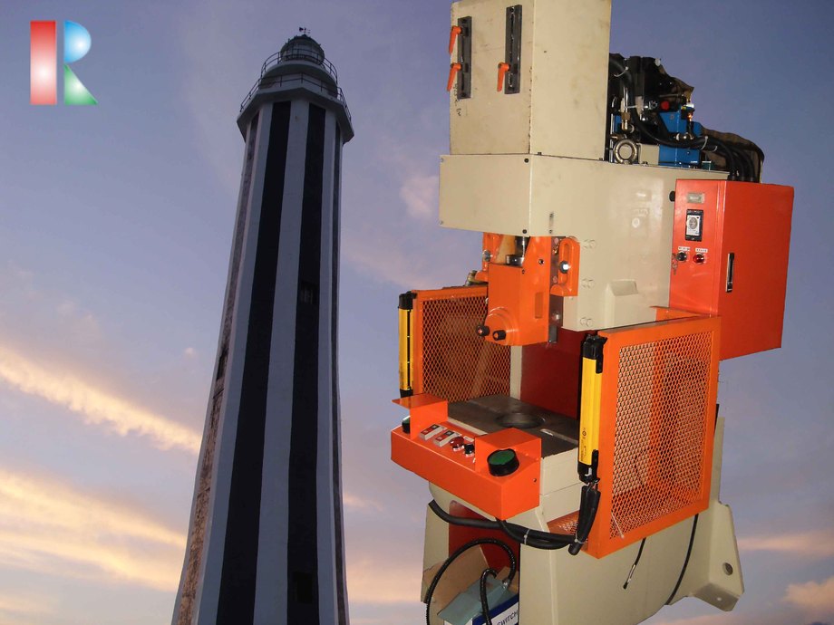 150貫油壓式鐵台沖床