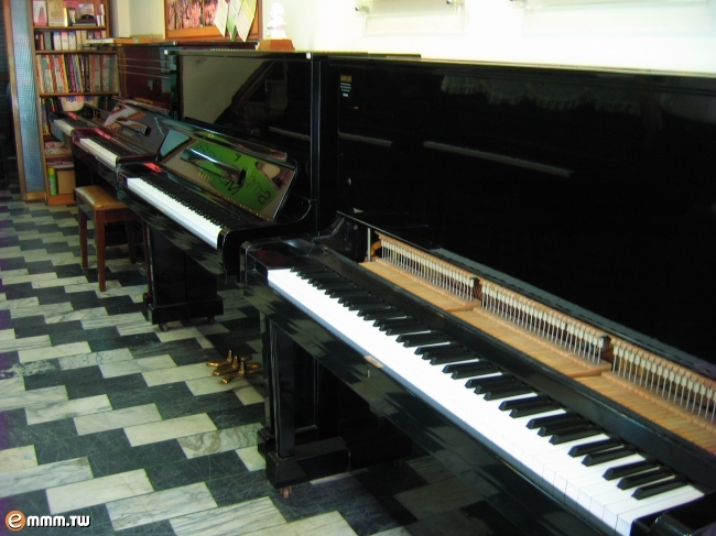 大台南鋼琴.鋼琴展示買賣