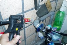 餐廳廚房管道蟑螂凝膠防治施工過程