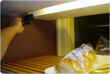 麵包坊櫃子蟑螂凝膠防治施工過程