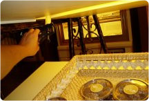 麵包坊櫃子蟑螂凝膠防治施工過程