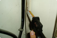 麵包坊櫃子蟑螂凝膠防治施工過程