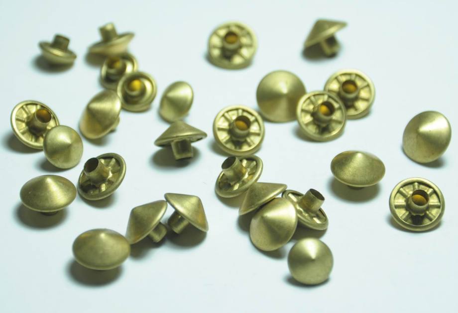 銅製尖錐撞釘蓋