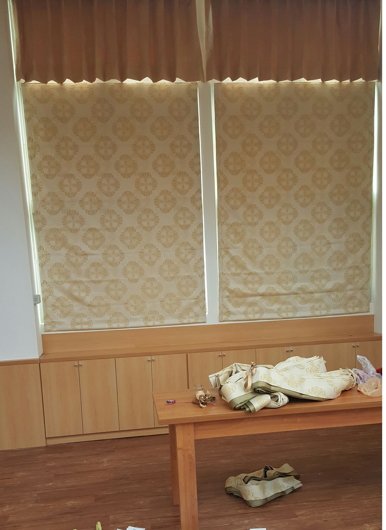 百葉窗、窗聯布