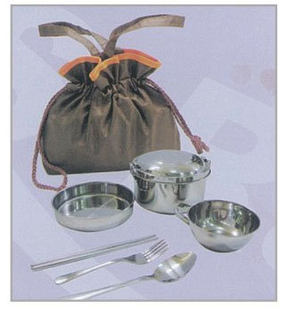 28型便當盒+耳碗+幸運草匙+筷+小羊袋