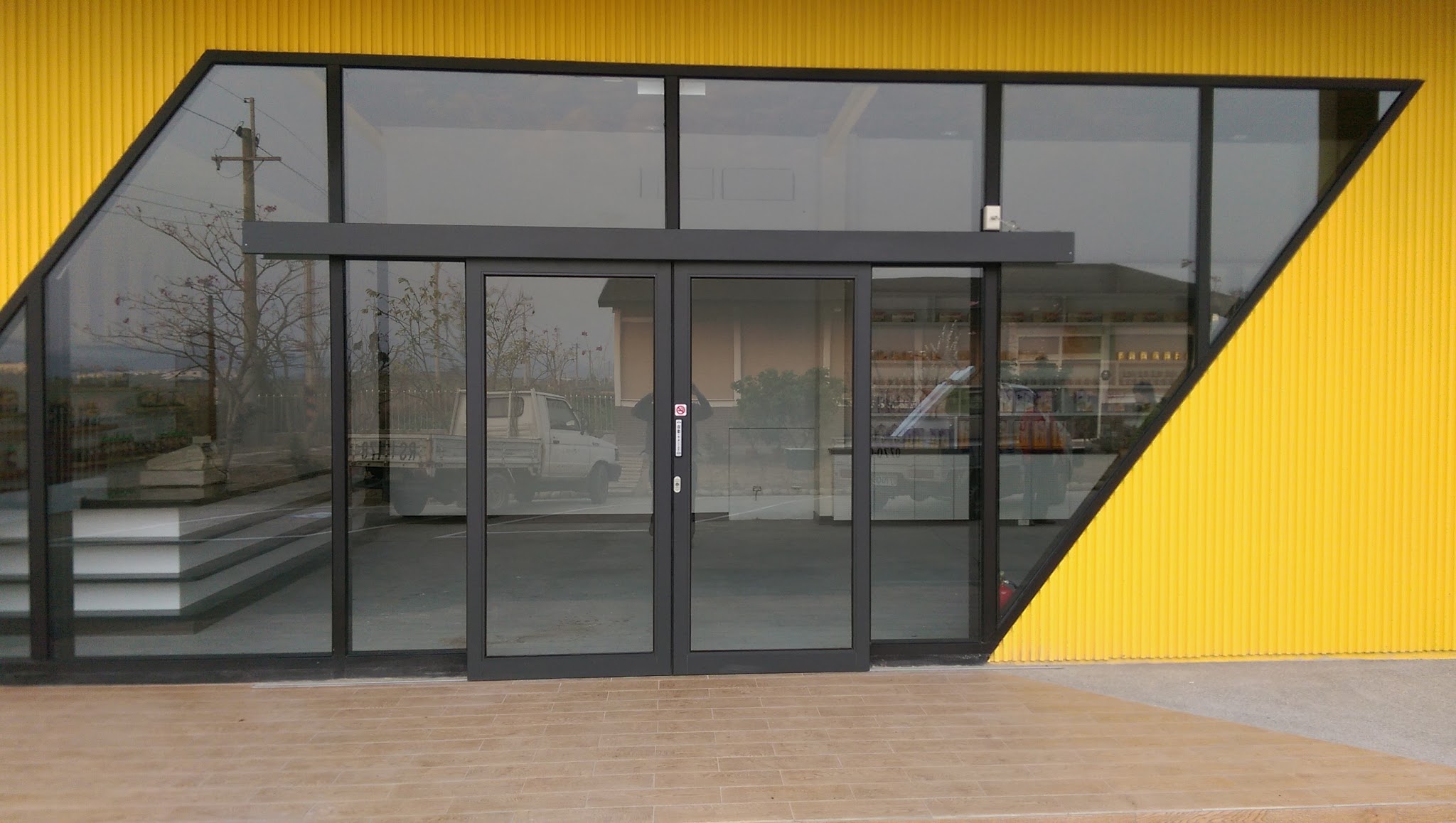 雙移玻璃自動門