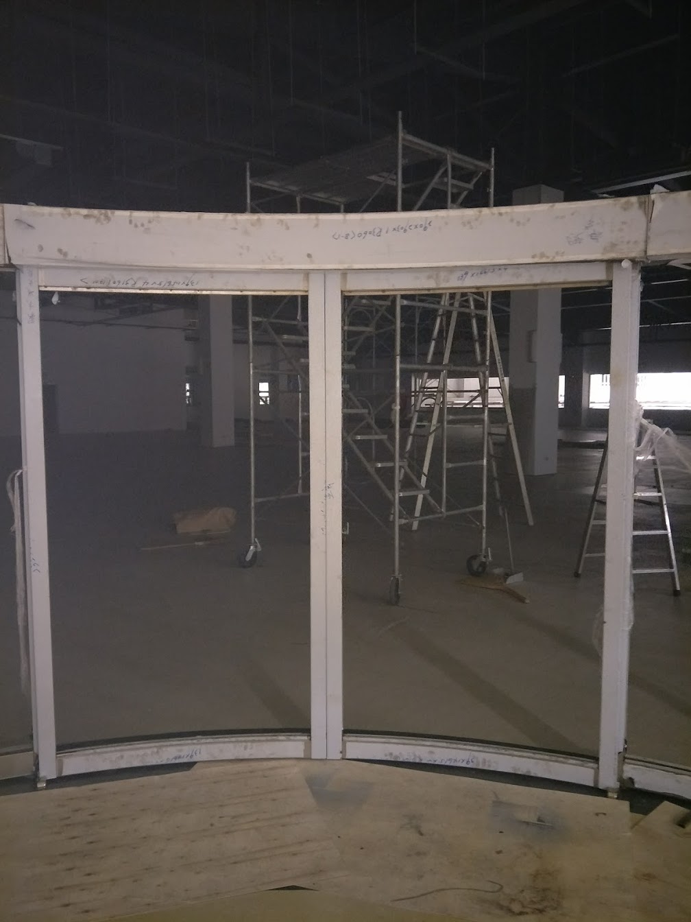 弧型自動門安裝