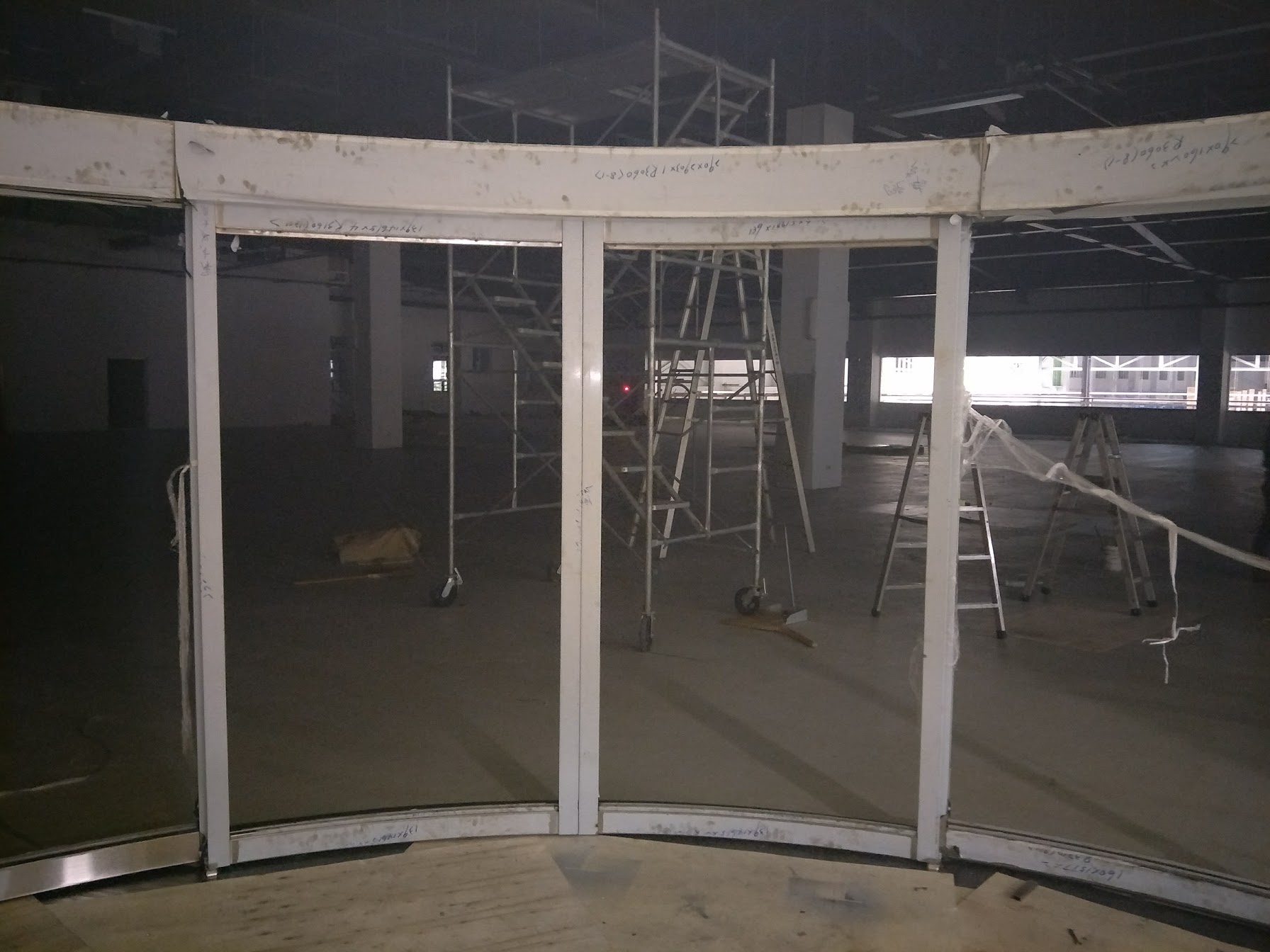 弧型玻璃自動門