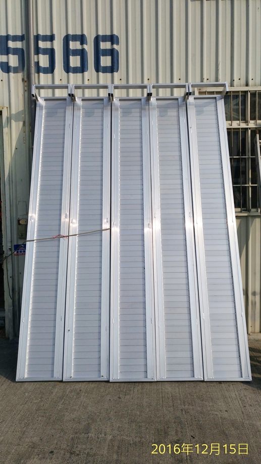 浪板斜屋頂專用掛梯