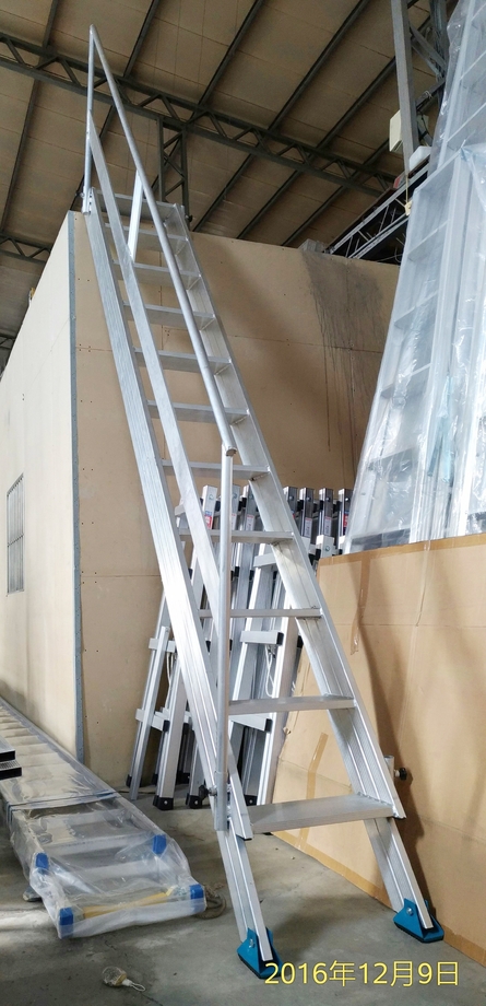 11階爬梯扶手可拆