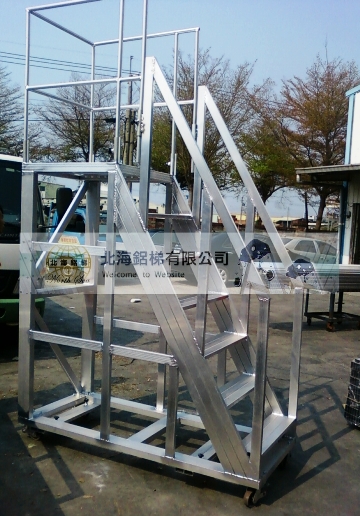 7階移動式作業梯&nbsp;-&nbsp;