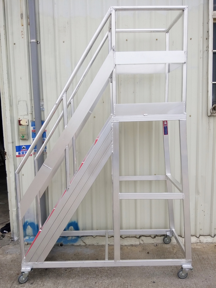 6階移動式工作台