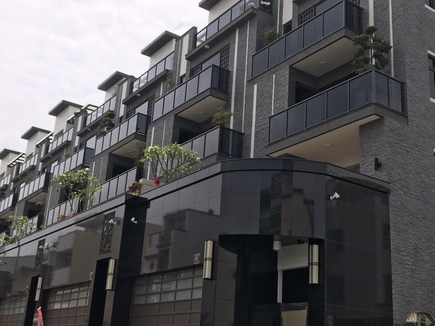 中部玻璃帷幕牆